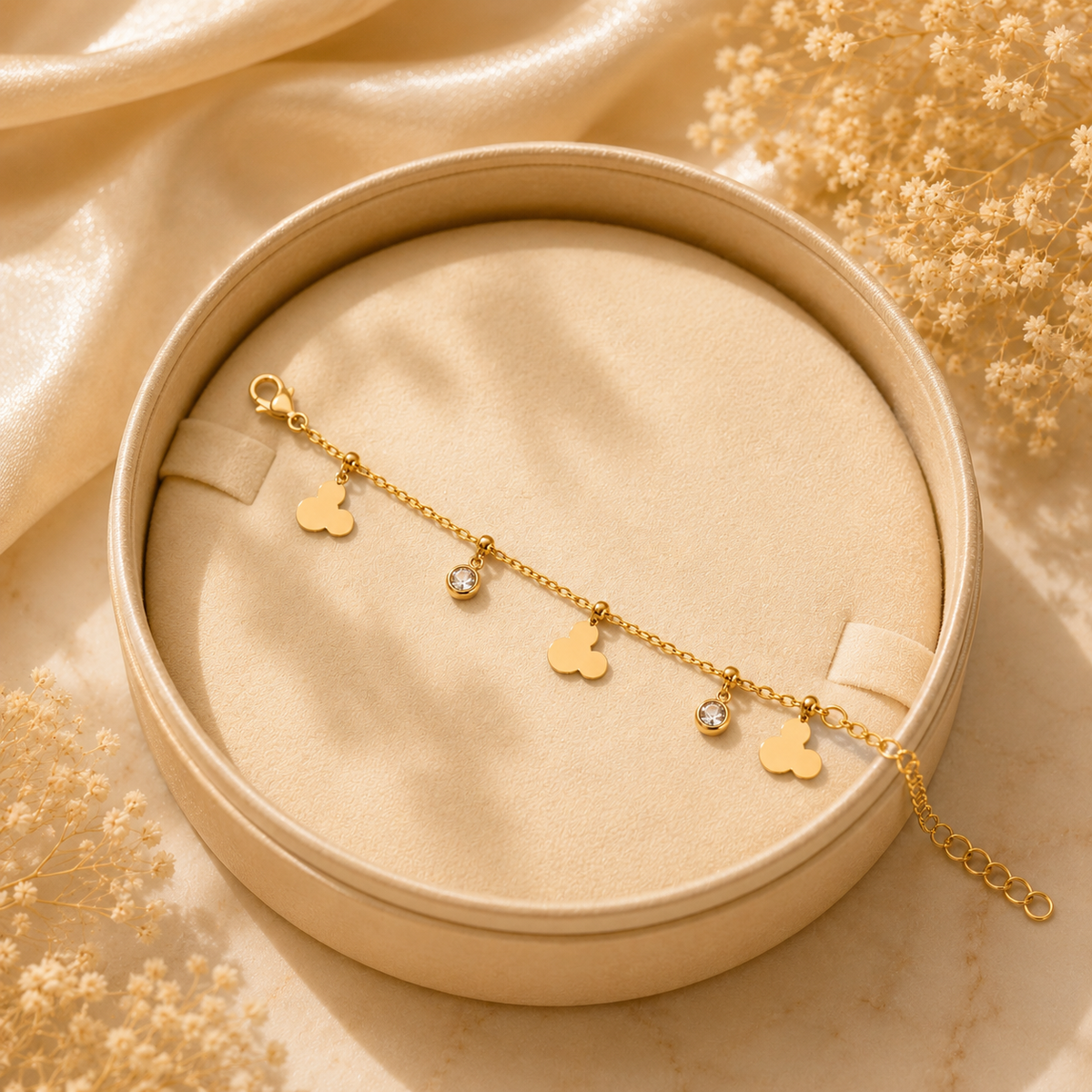 18K Gold Plated Clover Charm Bracelet for Women – Elegant Chain Bracelet