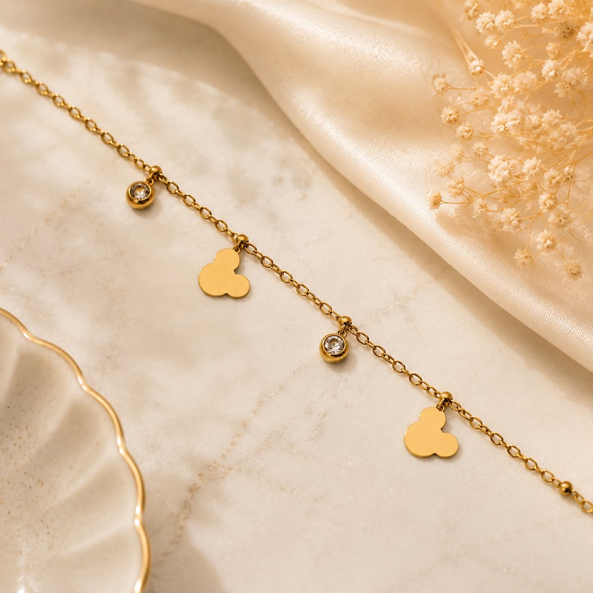 18K Gold Plated Clover Charm Bracelet for Women – Elegant Chain Bracelet